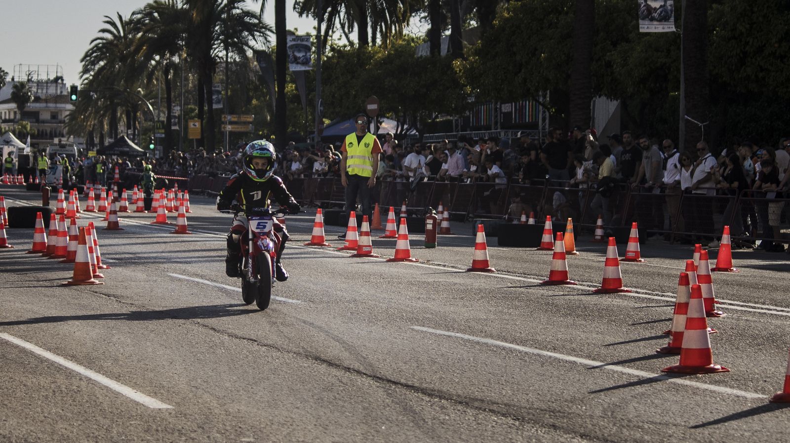 Búscate en el ambiente motero del sábado del Gran Premio de Jerez 2025