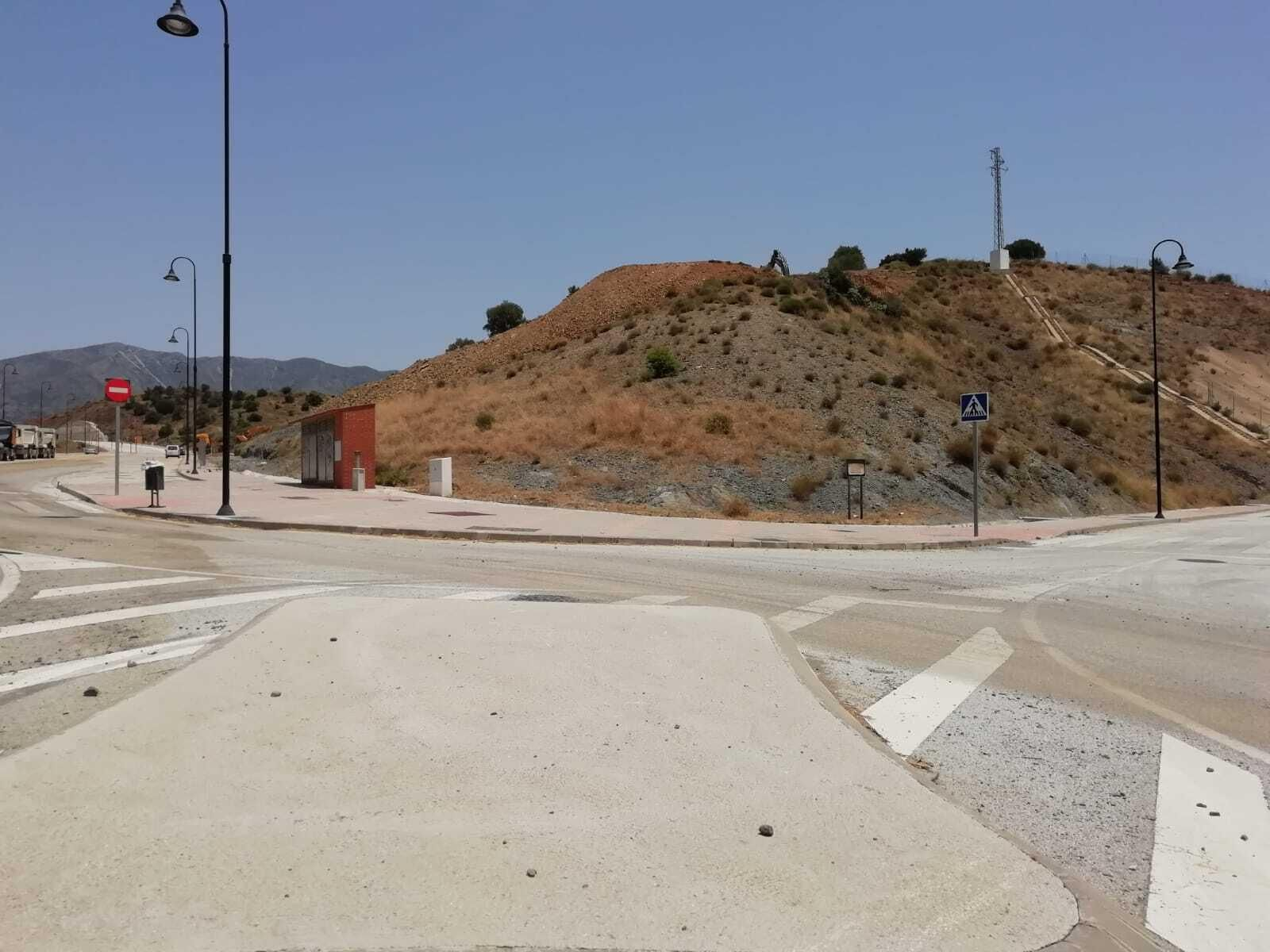 Vista general del terreno en el que se ubicará la nueva nave de limpieza y recogida de basura de Mijas.