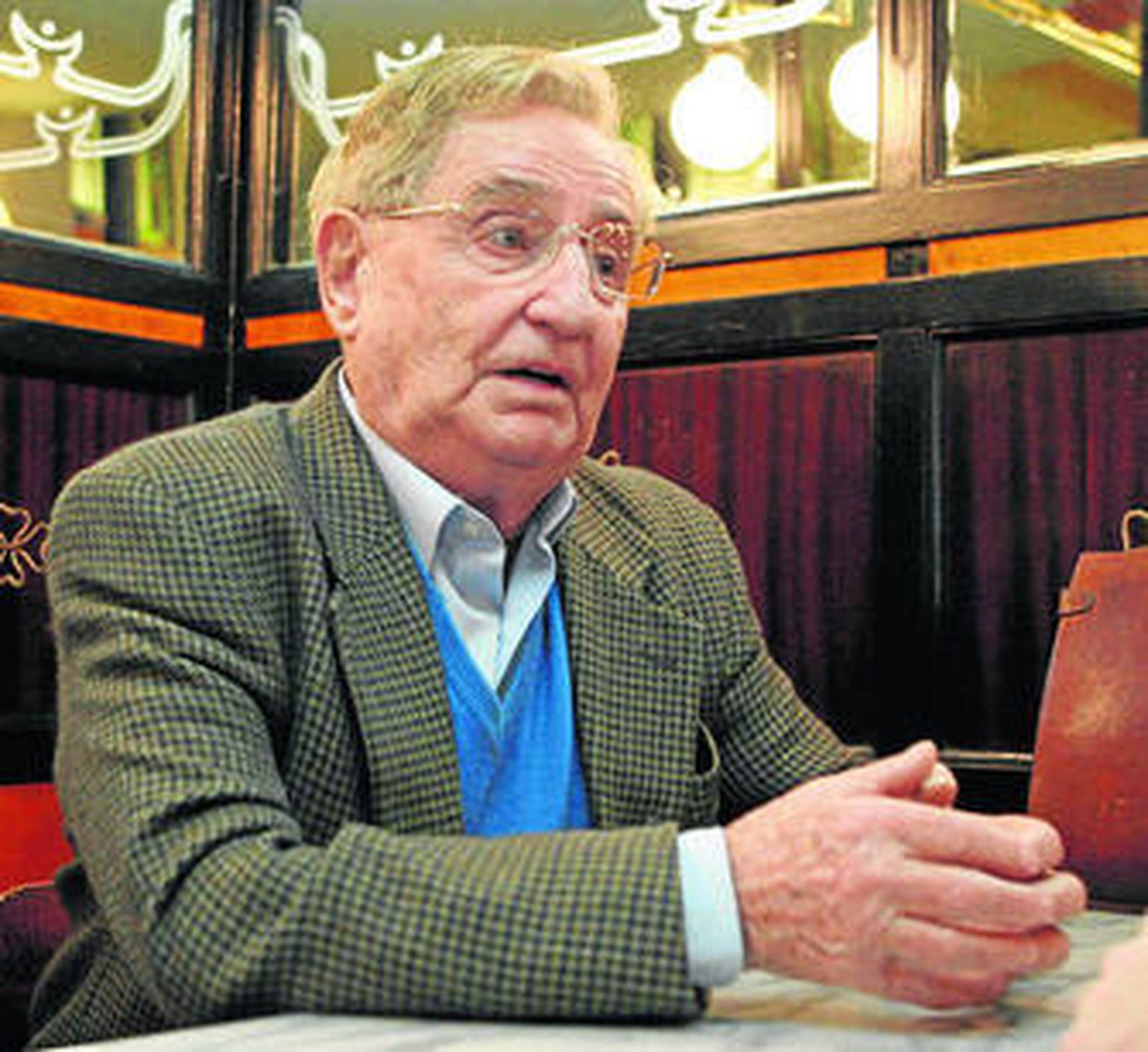 El poeta que cambió la toga por la sal de Málaga y la poesía de 'Cántico'