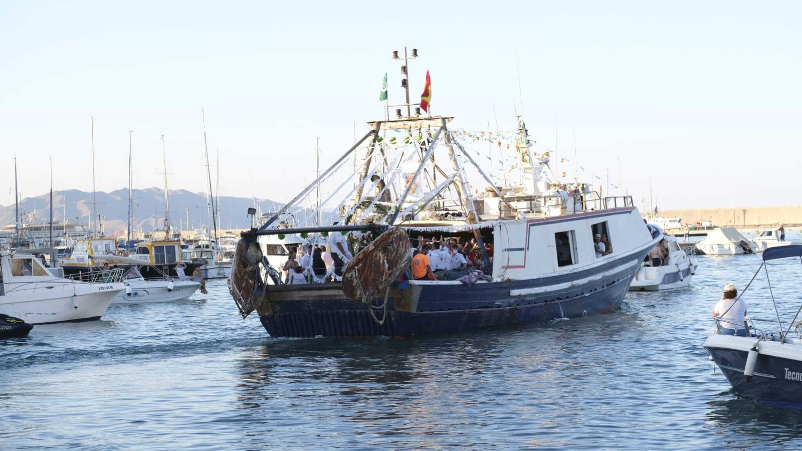 La patrona se embarcó para hacer un recorrido marítimo.