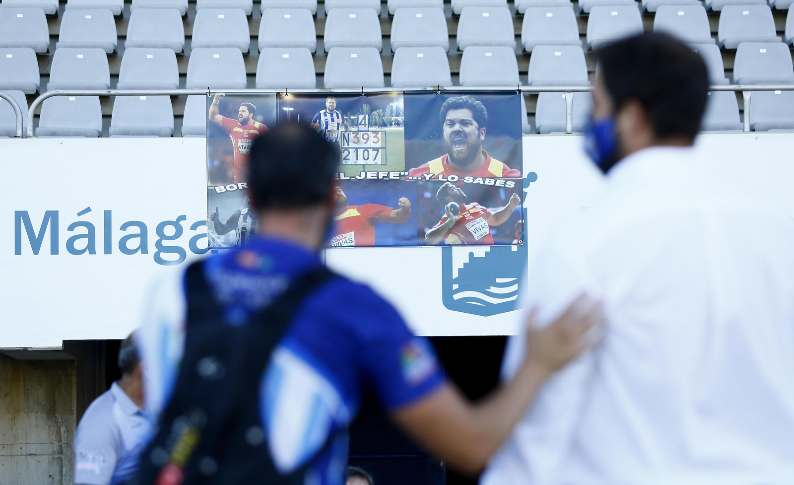 Fotos: El homenaje a Borja Vivas en el Ciudad de Málaga