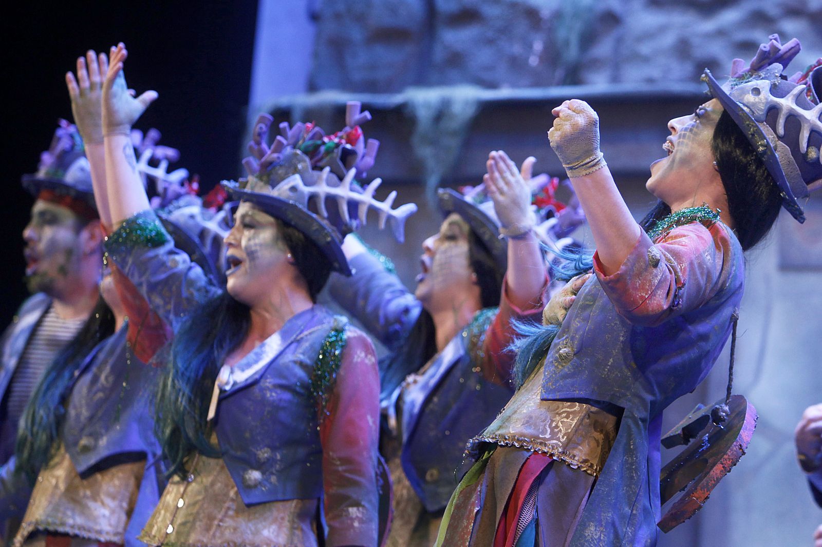 Las imágenes de la décimo sexta función de clasificatorias