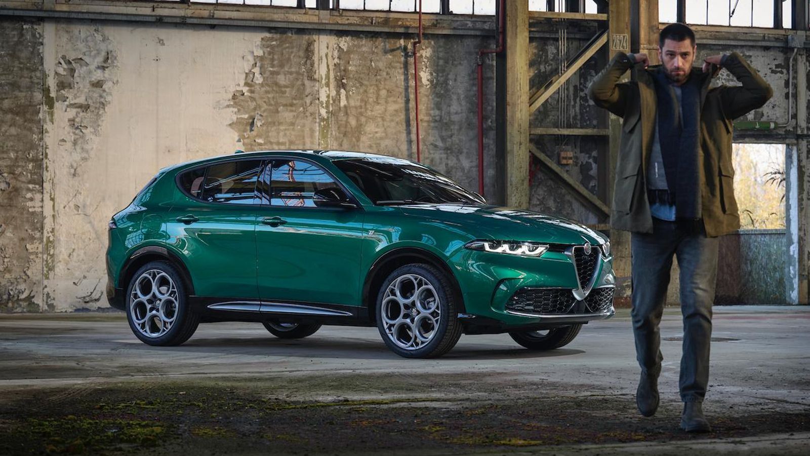 La gama se compondrá de dos niveles de equipamiento, cada uno de los cuales podrá complementarse con un paquete específico ligado a él.