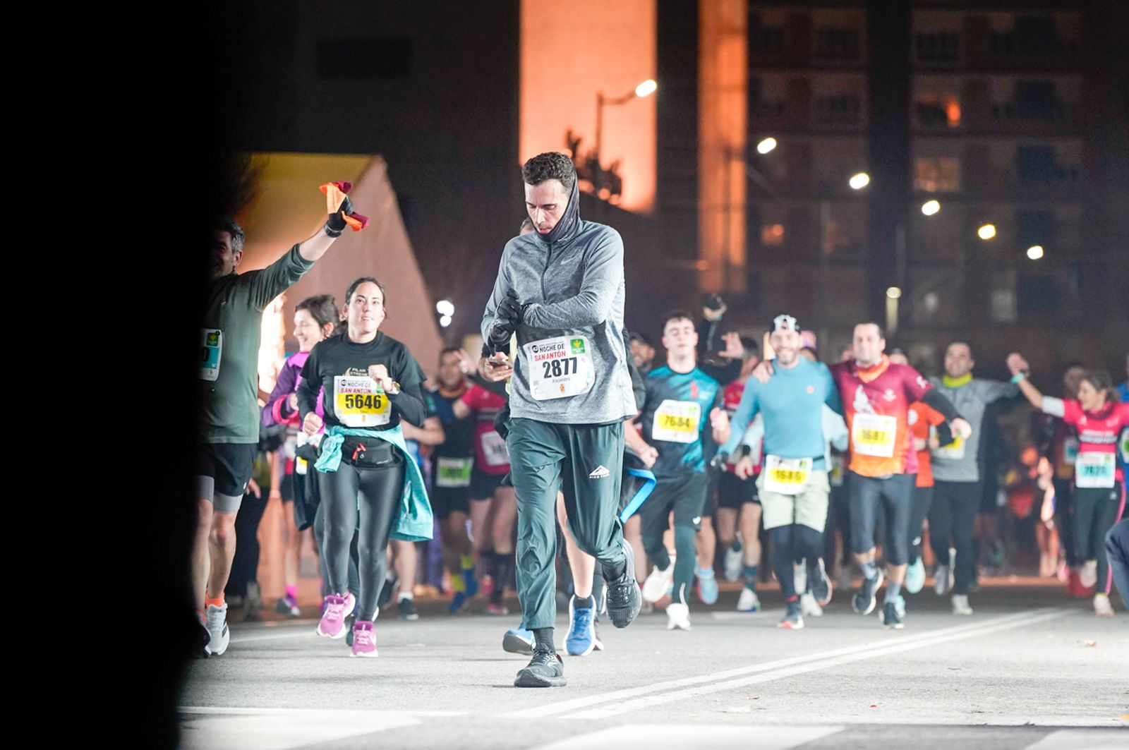 En imágenes: búscate en tu llegada a meta de la Carrera de San Antón 2026 (14)