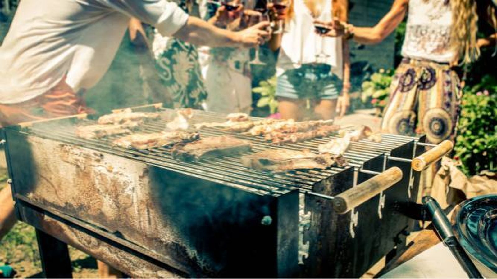 Barbacoa de carbón, gas o eléctrica: esta es la mejor opción según la OCU