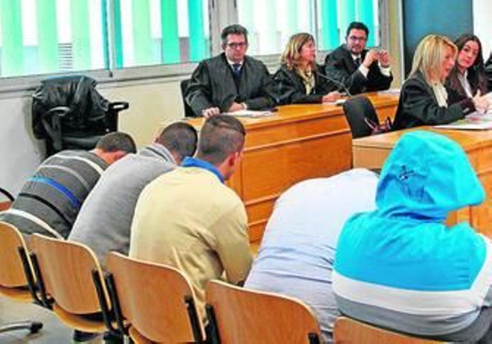 Los imputados, en el banquillo, durante la vista celebrada esta misma semana.