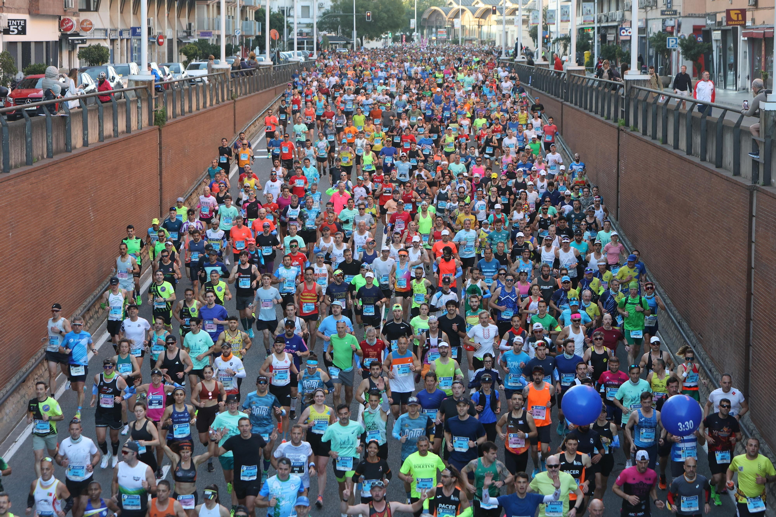 Búscate en la Zurich maratón de Sevilla