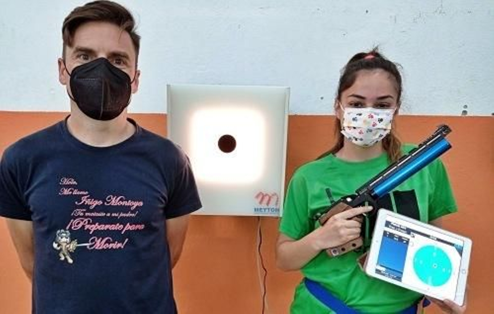 Jesús Pomedio, concejal de Deportes y Ana Castillo, tiradora olímpica huercalense