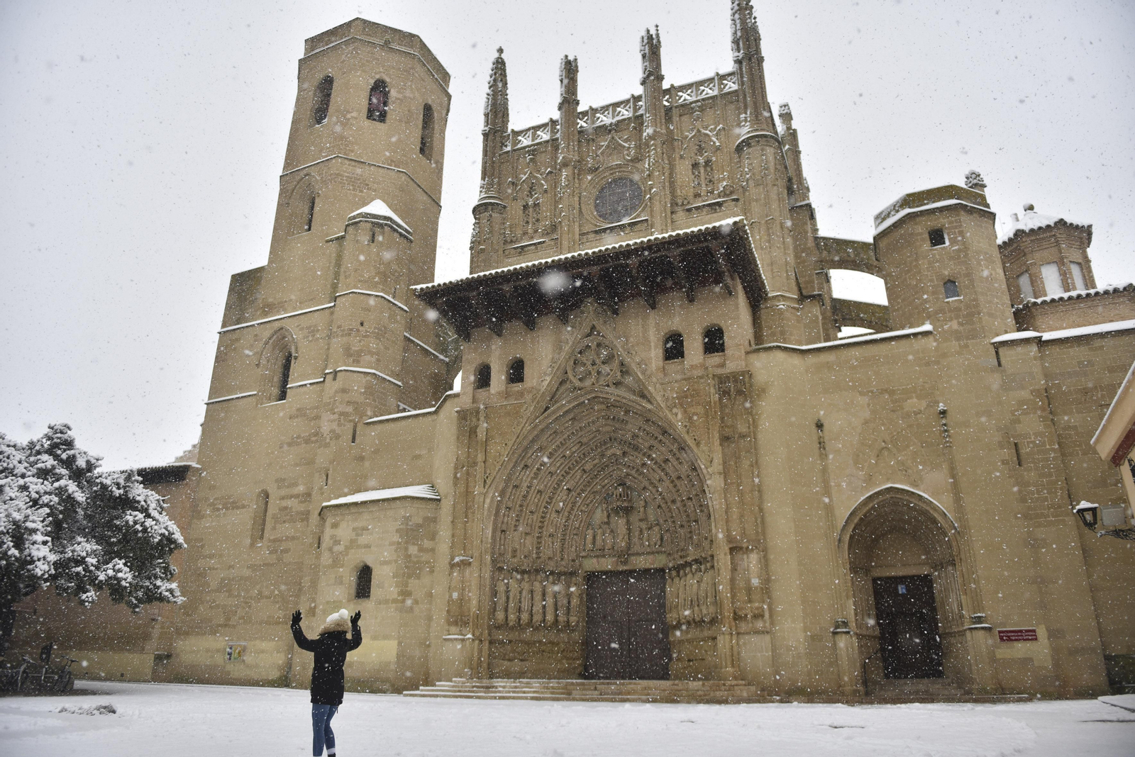 El segundo día del temporal 'Filomena' en imágenes: más nieve y caos
