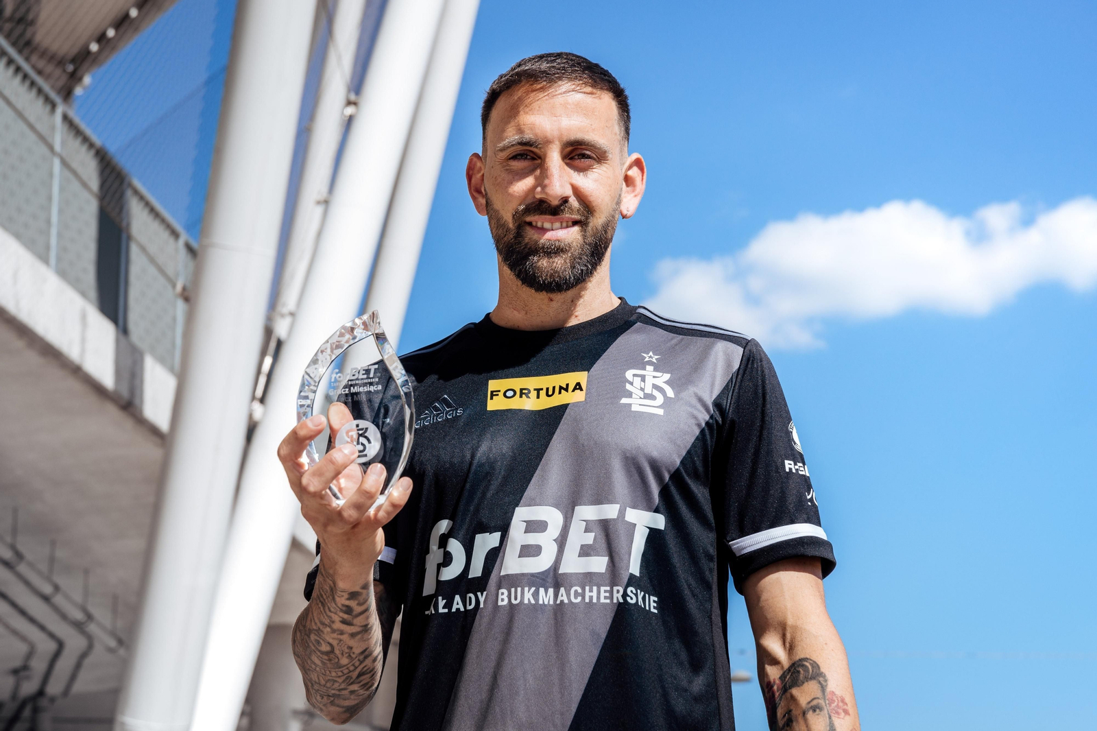 Pirulo, con su premio