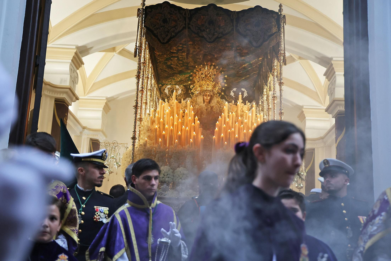 Miércoles Santo: La Hermandad de La Esperanza por las calles de Huelva