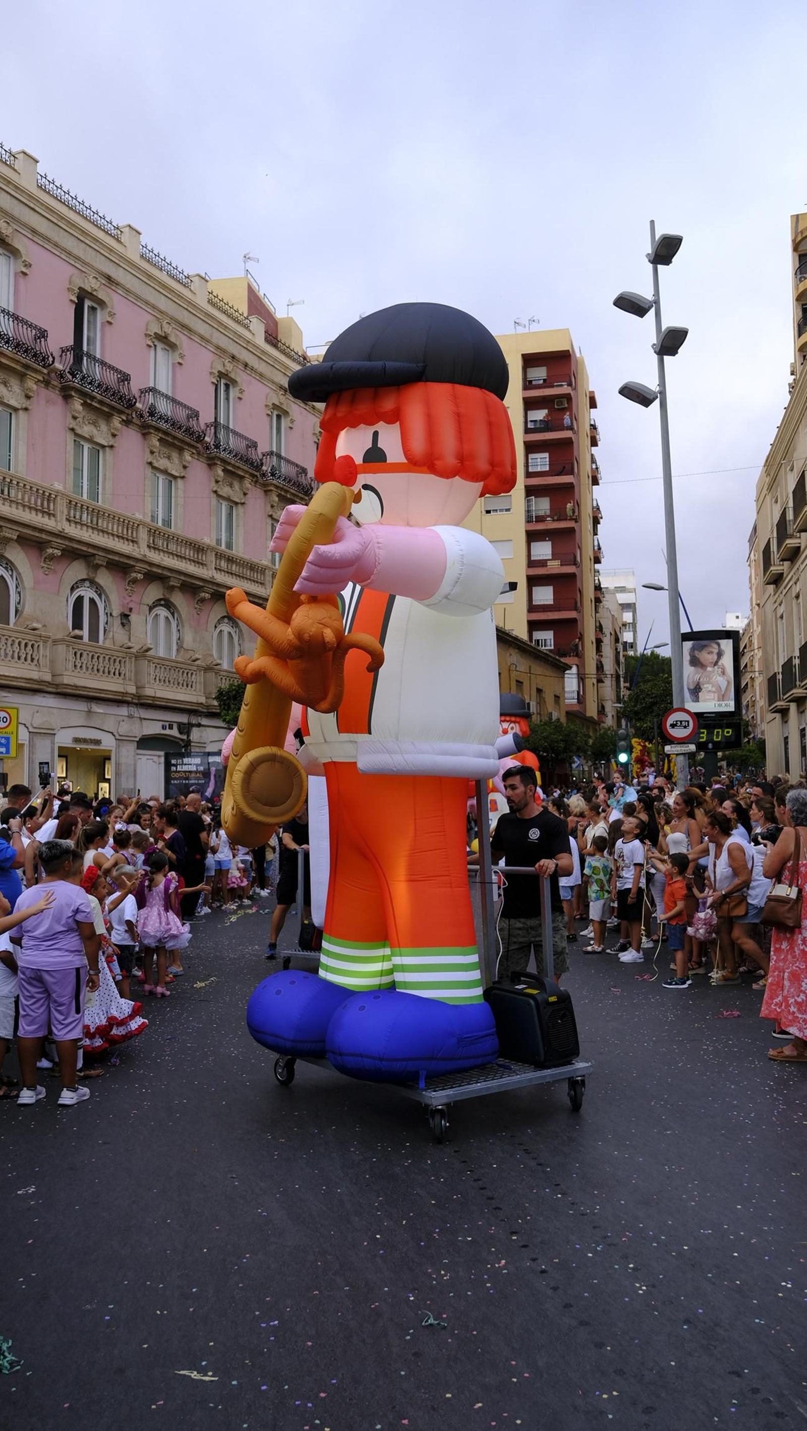 Las mejores imágenes de la Batalla de Flores de Almería
