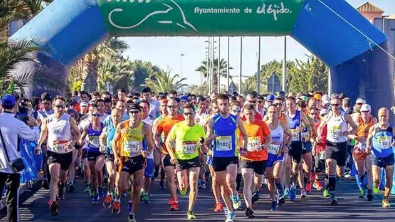 Salida del Medio Maratón de El Ejido.