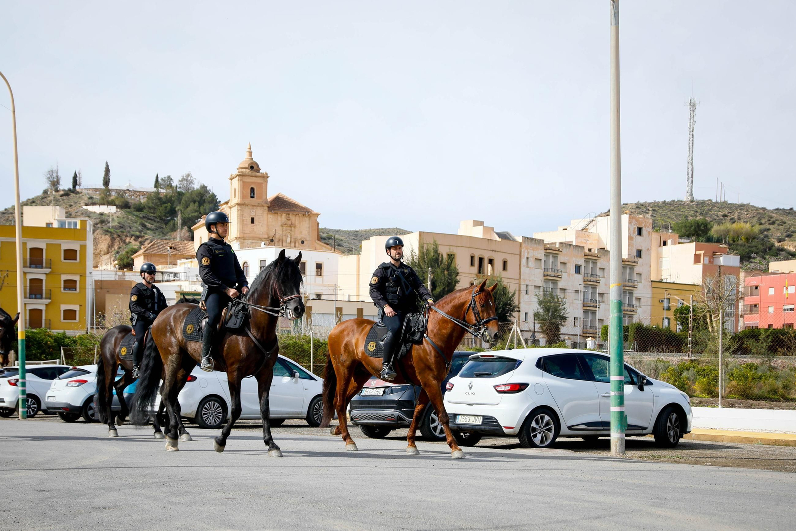 Imágenes del Escuadrón de Caballería de la Guardia Civil en Gádor.