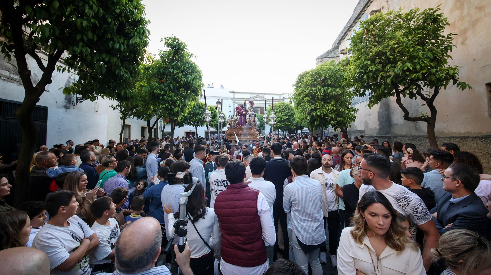 Las imágenes del Sábado de Pasión con la hermandad de la Entrega en Jerez
