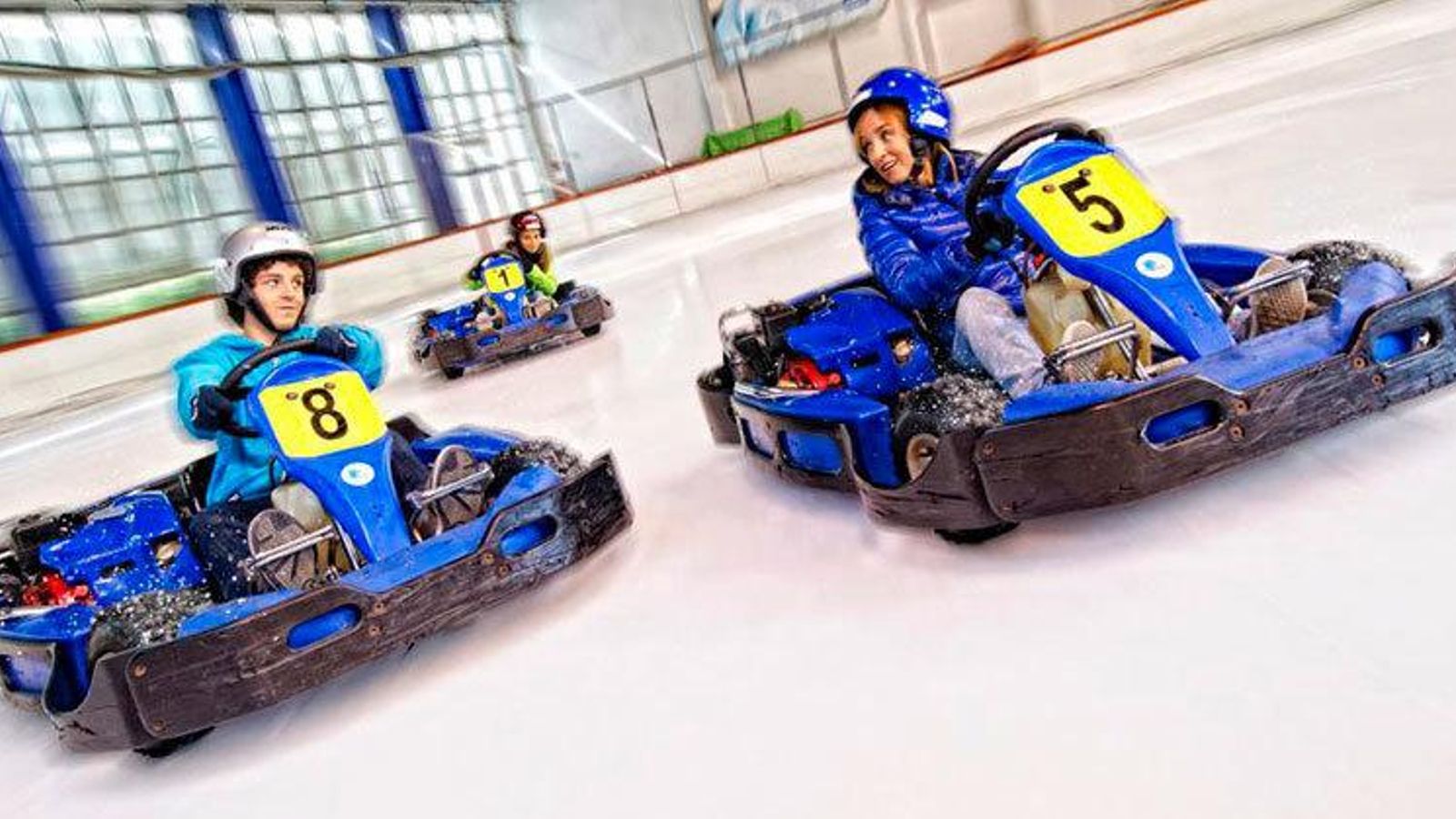 Una pista de hielo para karts es la novedad de este año en Sevilla On Ice.