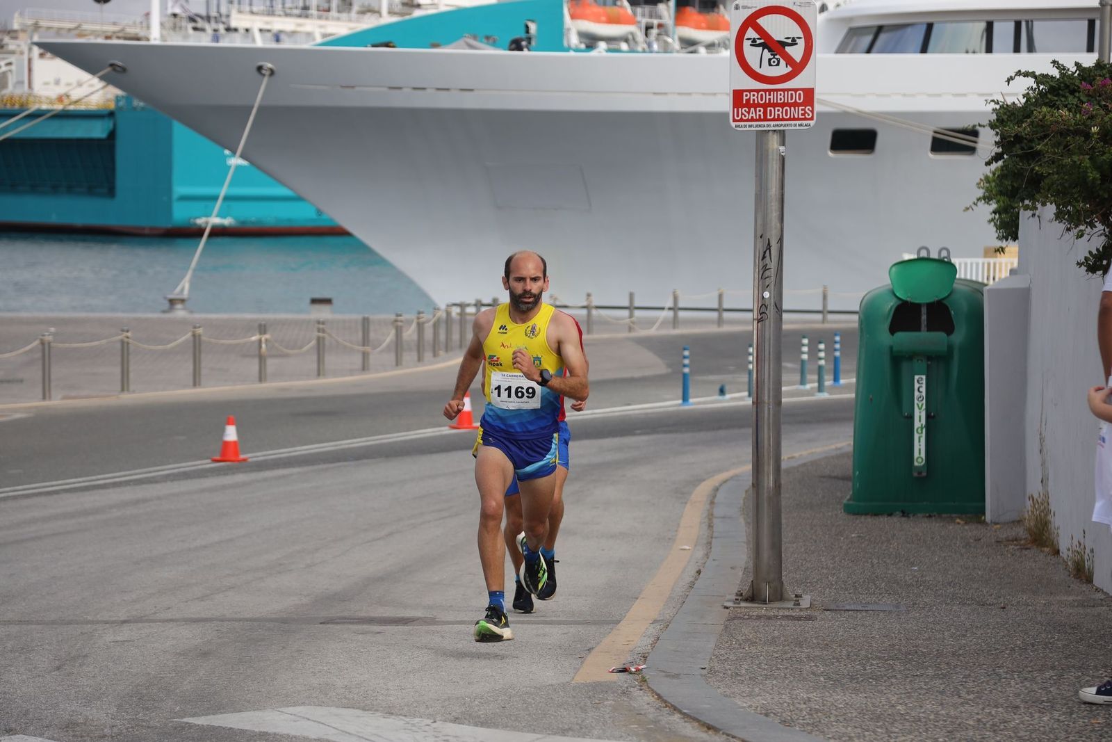 Las fotos de la 3ª carrera solidaria Memorial Vicente Granados en Málaga