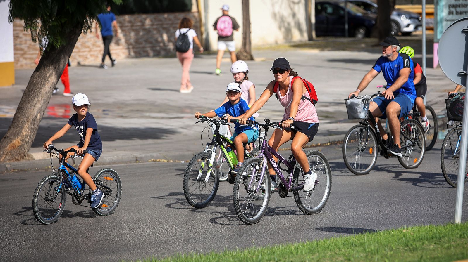 Gran ambiente en la fiesta de la bici y la amistad