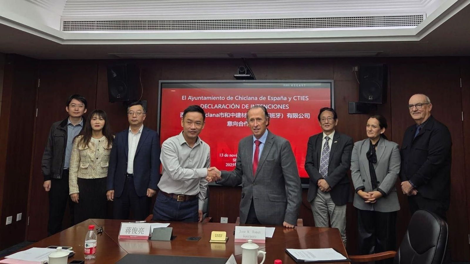 Una imagen de la firma de esta declaración de intenciones.