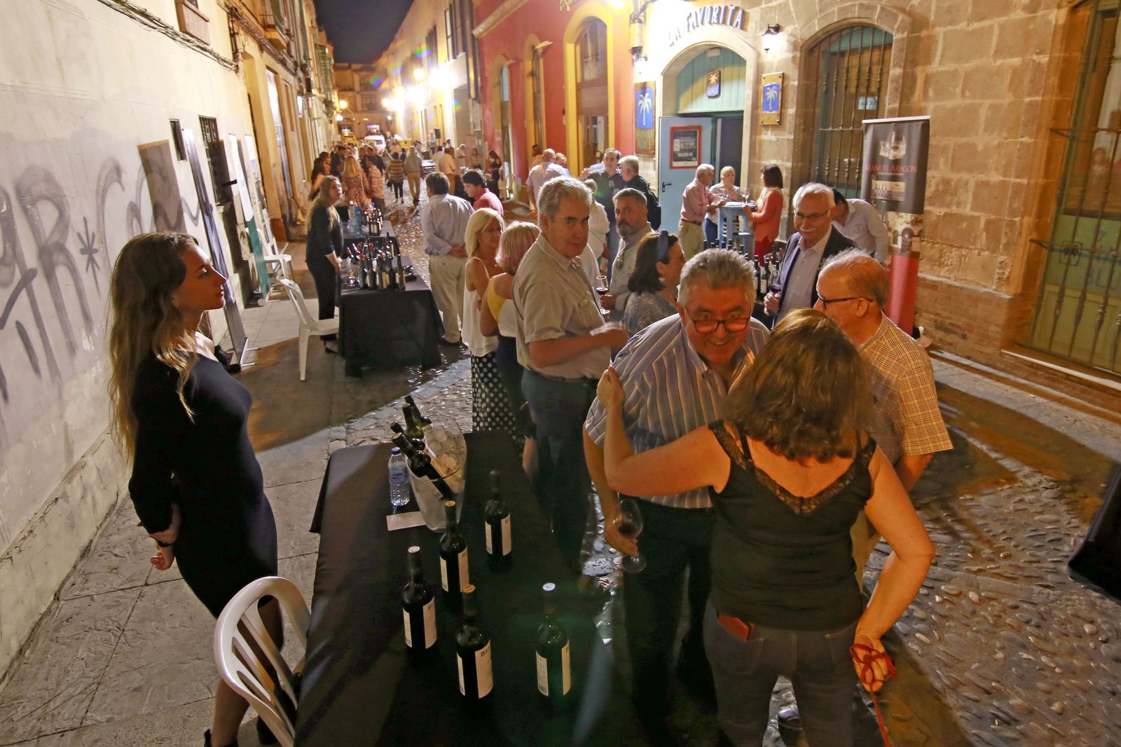 Imagen del Encuentro de Vinos Andaluces que se celebra hasta el domingo en calle Bodegas.