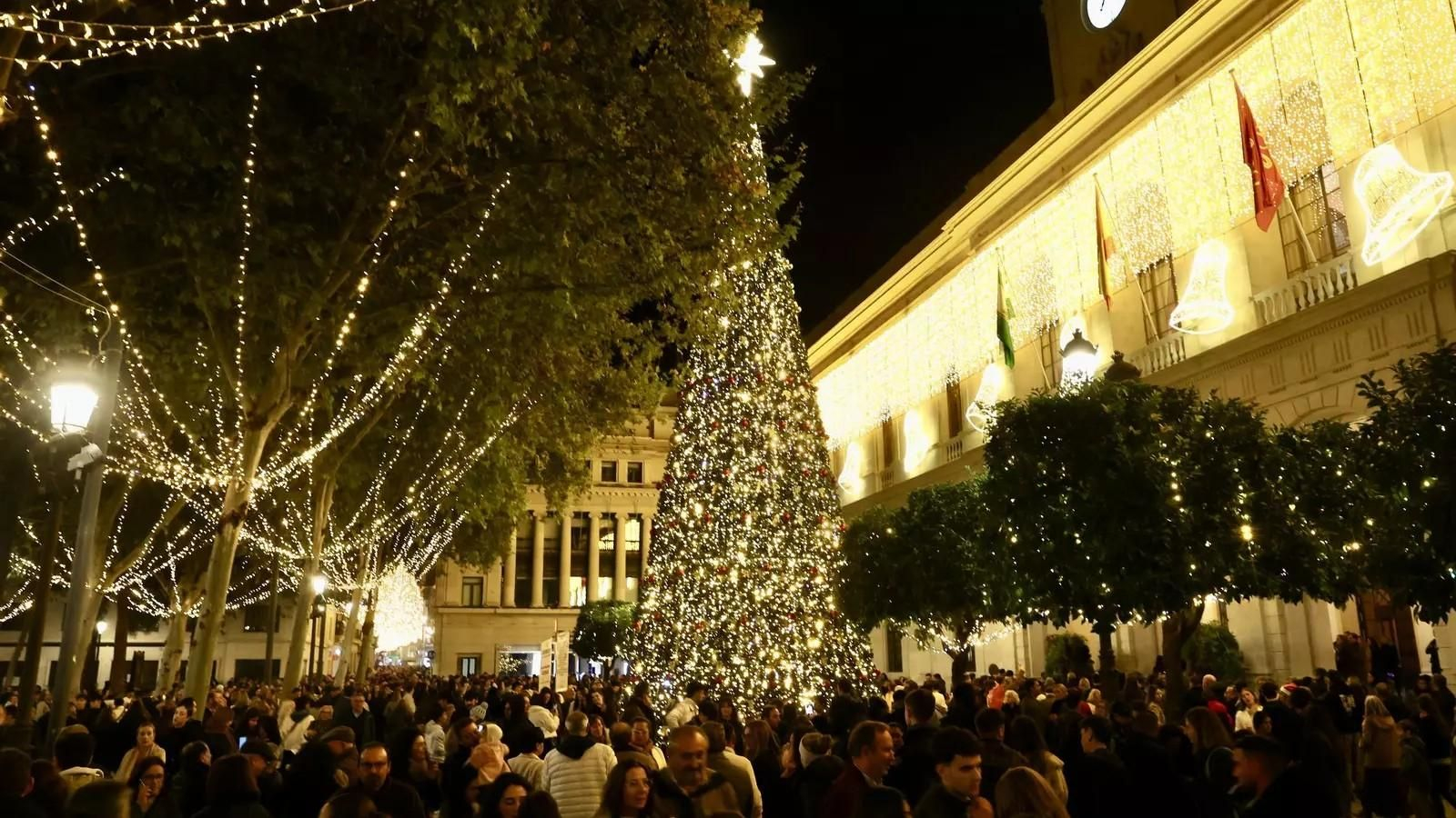 Sevilla iluminada por Navidad.