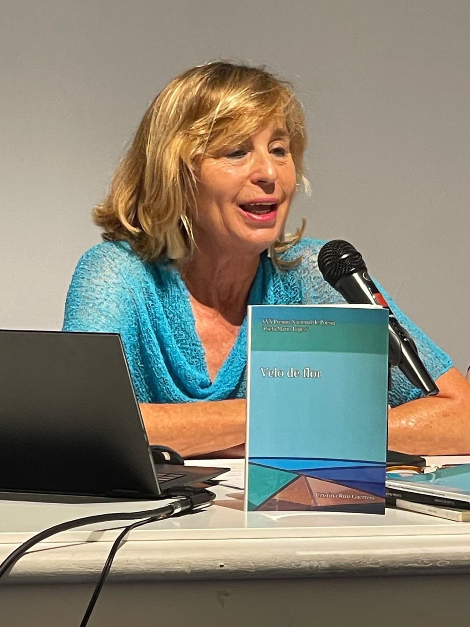 Cristina Ruiz presenta "Velo de flor"