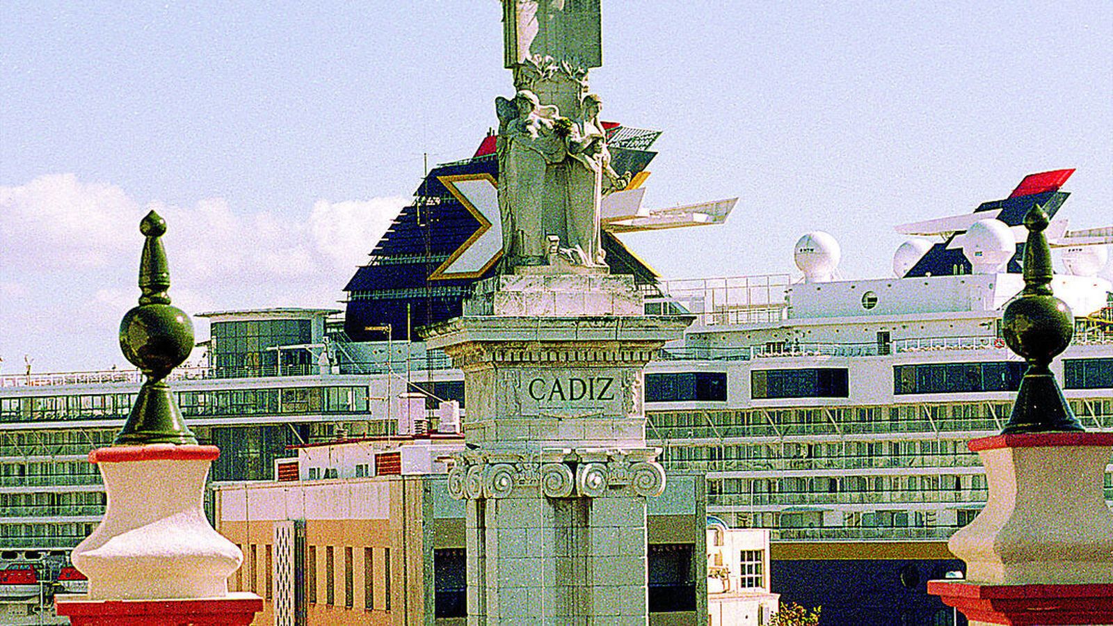 Las navieras de cruceros valoran de manera muy positiva la cercanía del Muelle al casco histórico de Cádiz