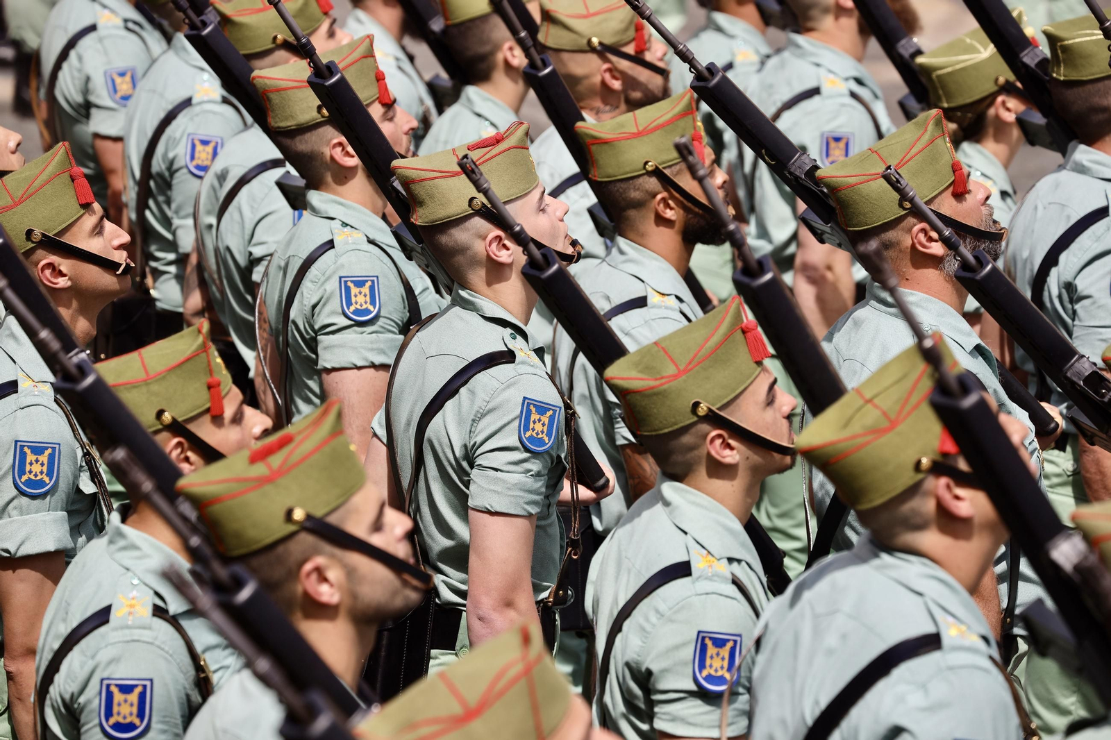 Las fotos de la Legión en el traslado del Cristo de Mena en Málaga este Jueves Santo
