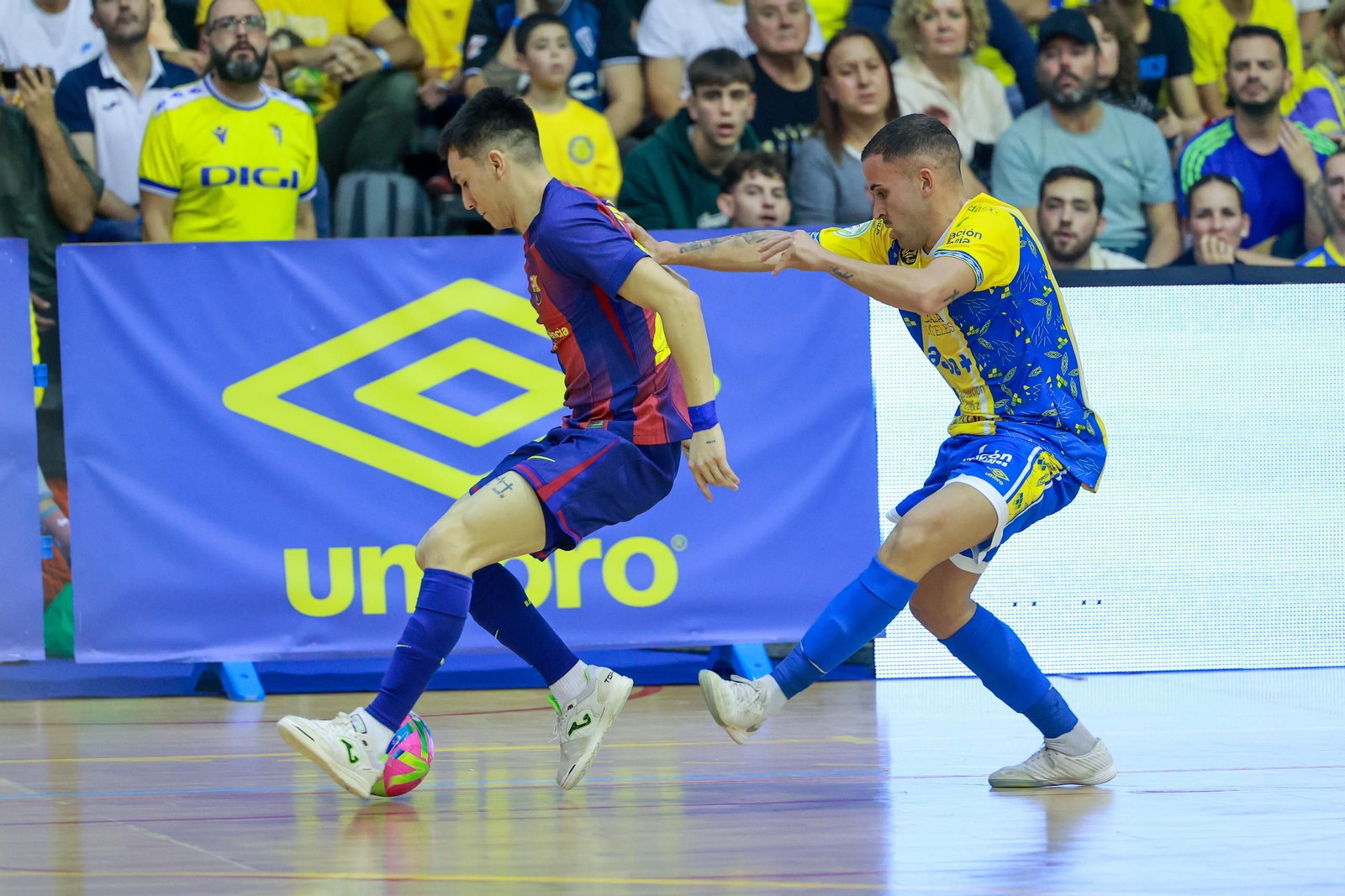 Las imágenes del CD Virgili Cádiz-FC Barcelona de Copa del Rey de fútbol sala
