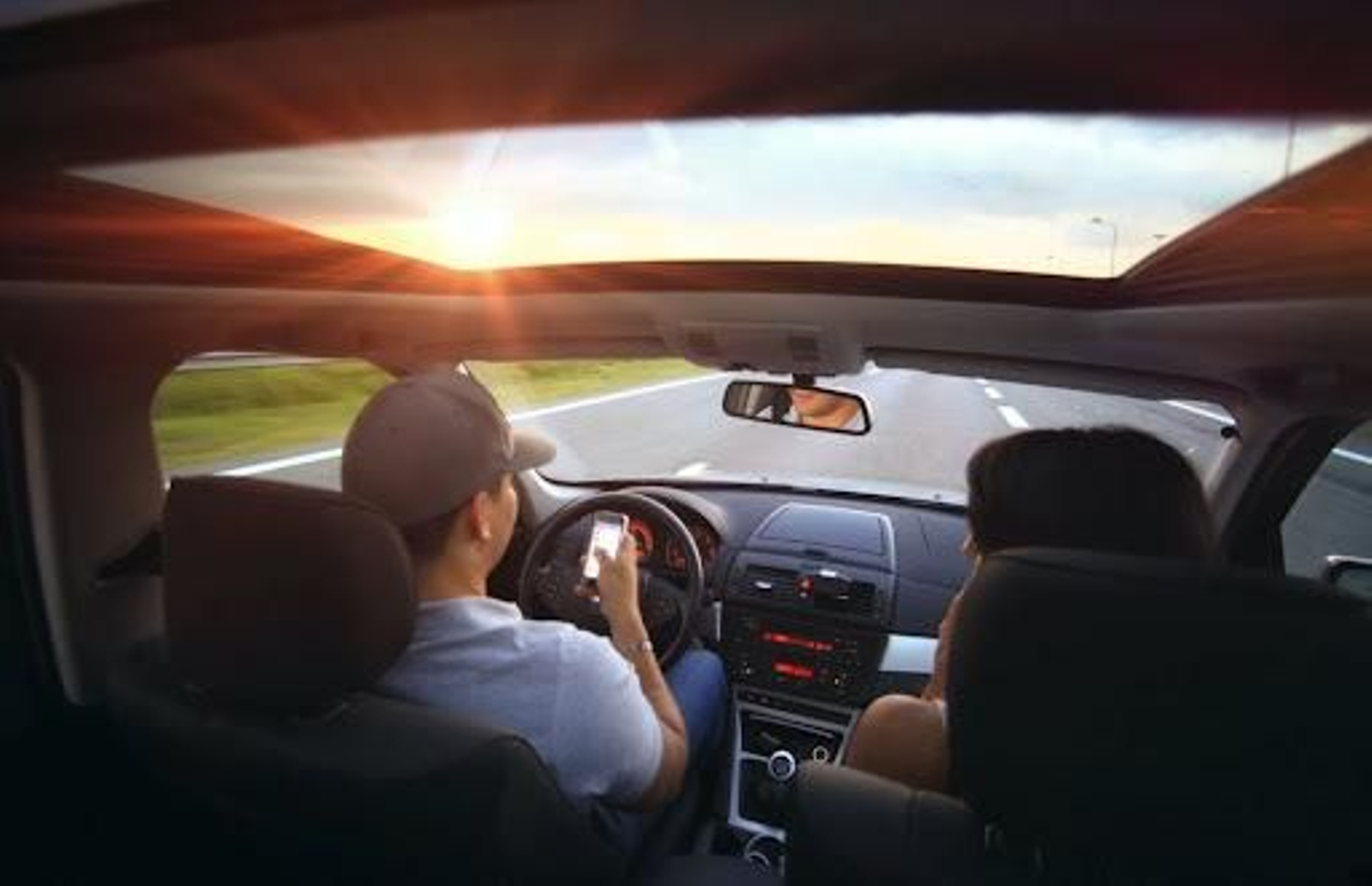 Cómo revisar el estado de los frenos del coche y dónde comprar pastillas de freno online Cómo revisar el estado de los frenos del coche y dónde comprar pastillas de freno online