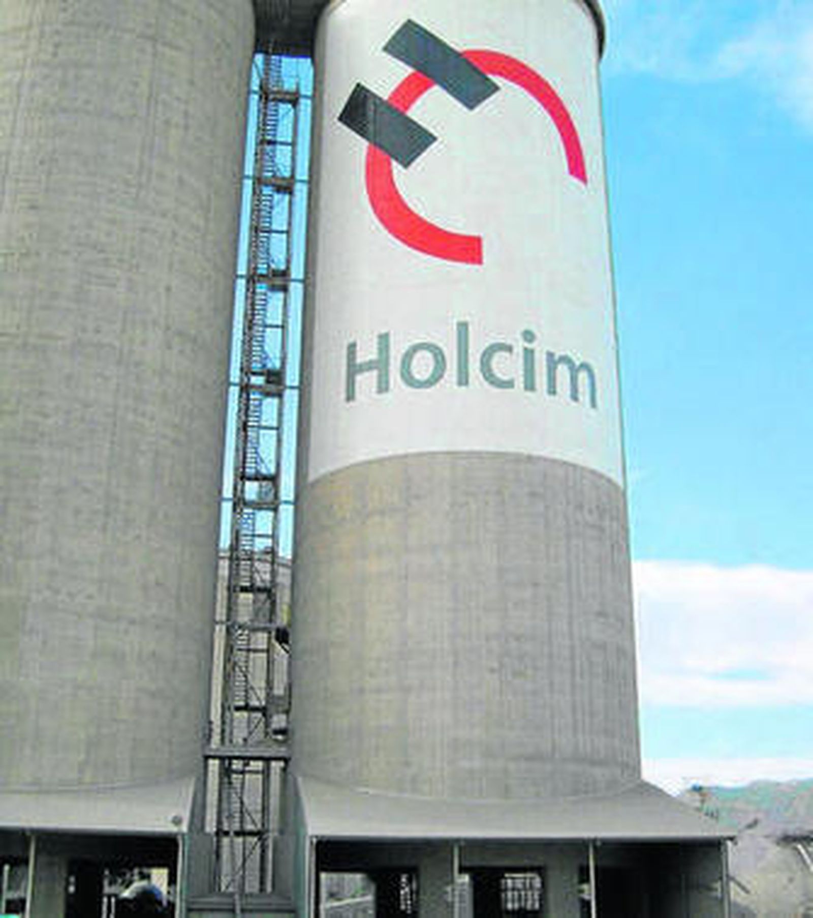 Instalaciones de Holcim en Carboneras.