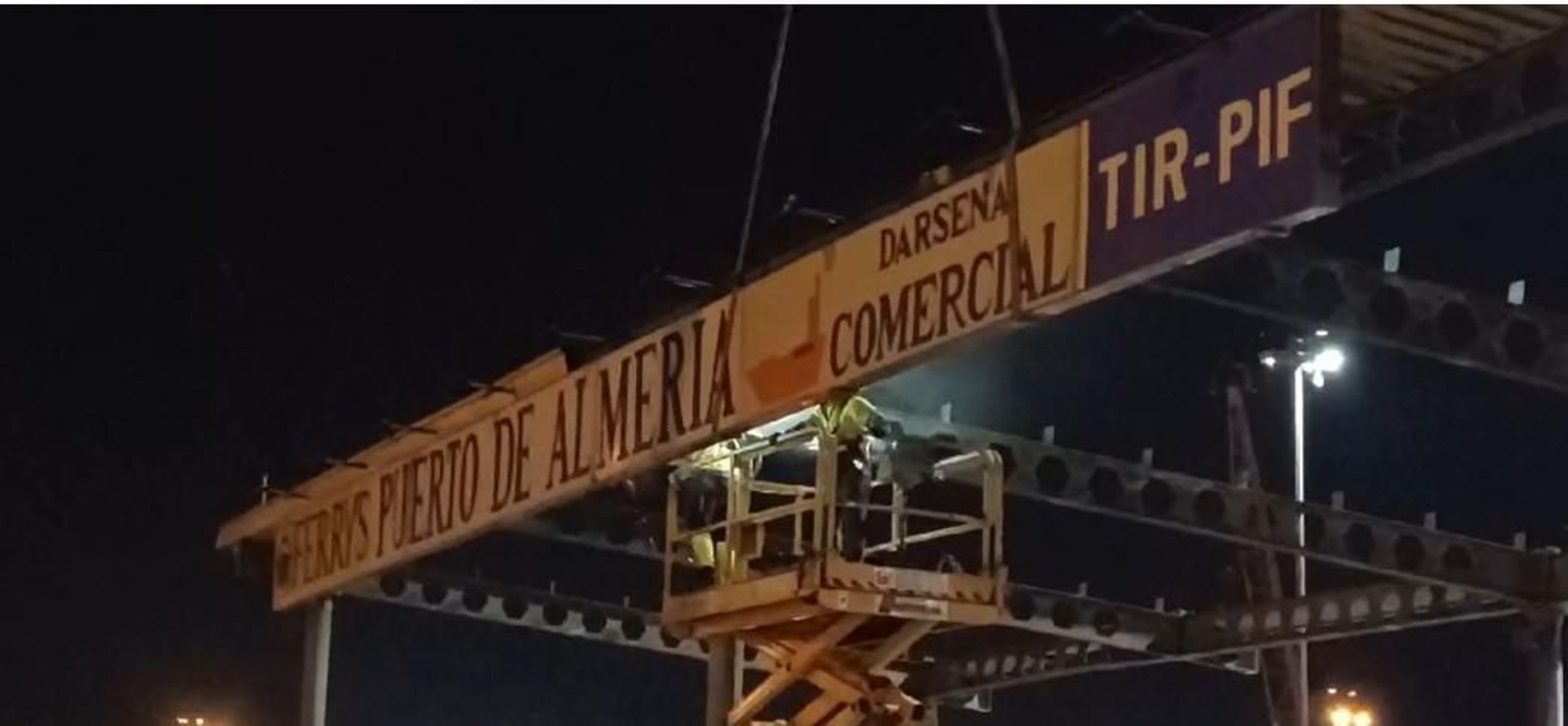 Retirada de la marquesina del Puerto de Almería. Retirada de la marquesina del Puerto de Almería.