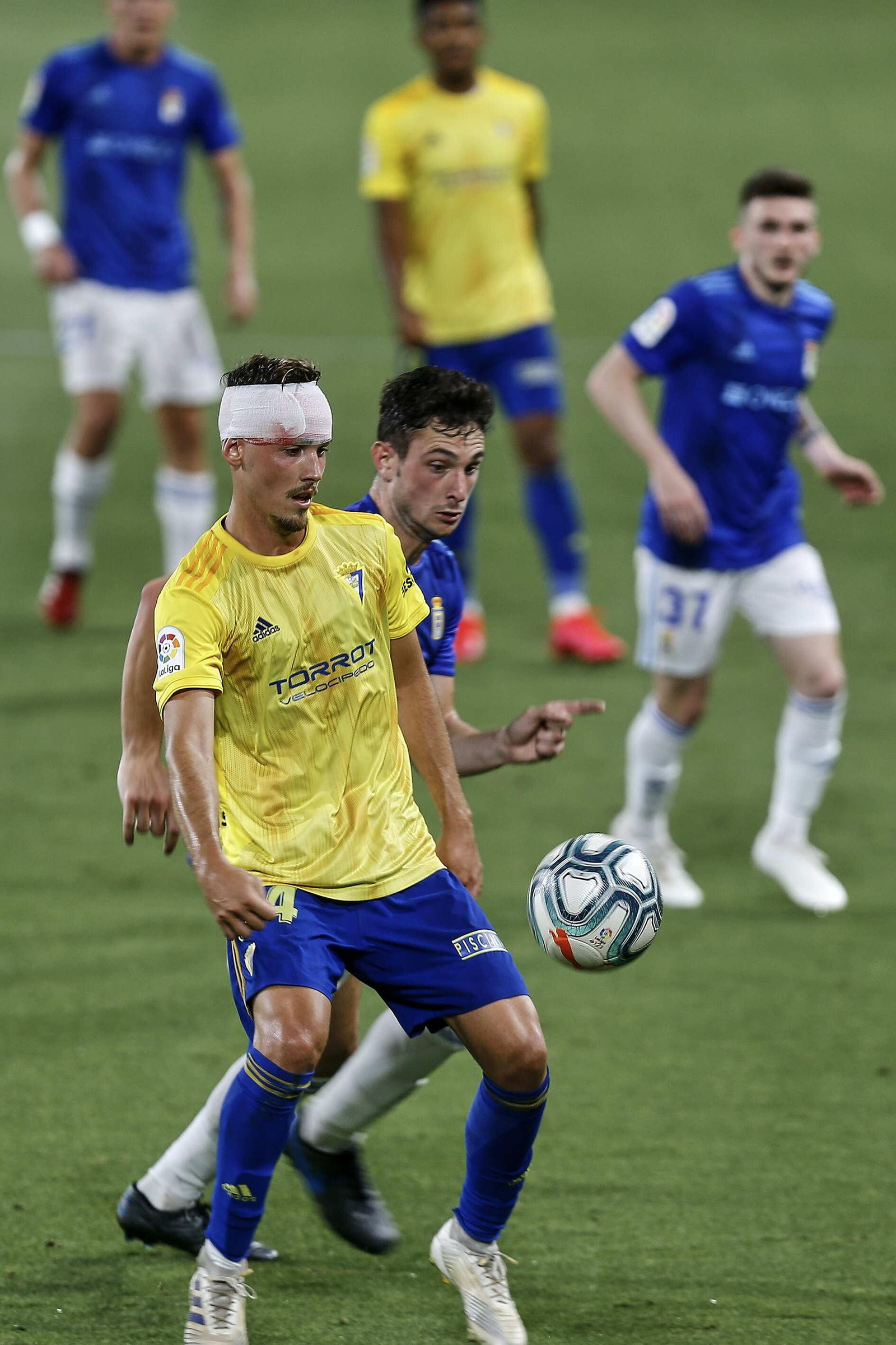 Las imágenes del Cádiz-Oviedo