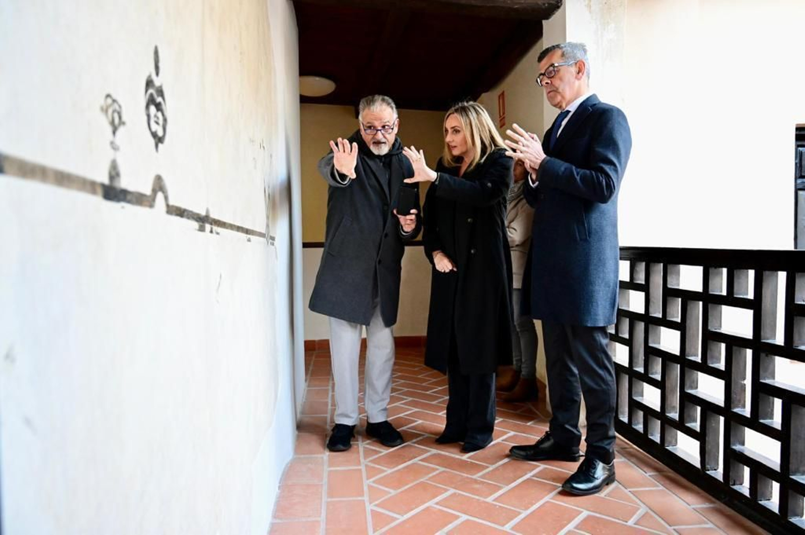 Imagen de la visita a la Casa Zafra tras la restauración Imagen de la visita a la Casa Zafra tras la restauración