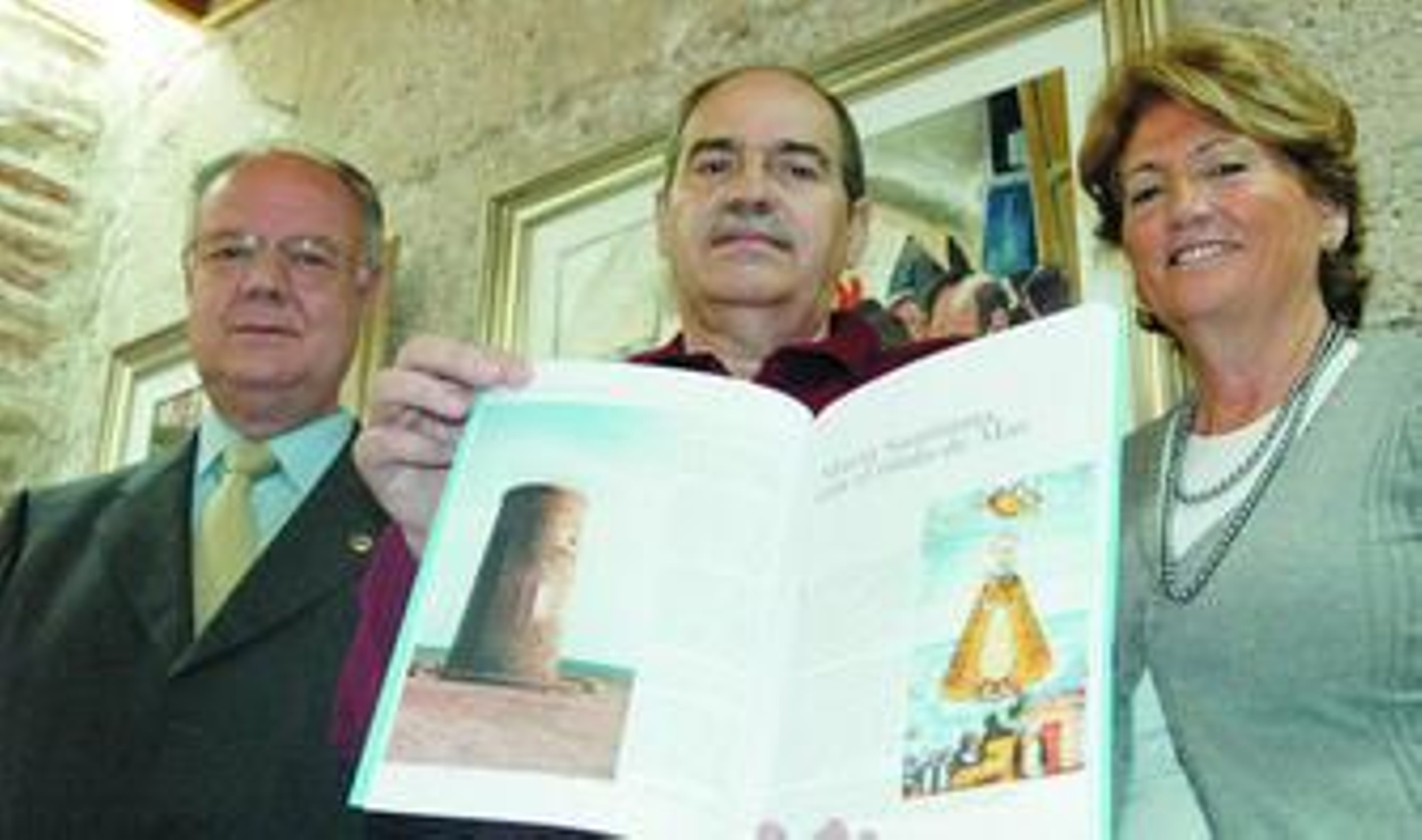 Manuel Mercader, Miguel iborra y Concepción Alarcón durante la presentación de ayer en Los Aljibes Árabes. Manuel Mercader, Miguel iborra y Concepción Alarcón durante la presentación de ayer en Los Aljibes Árabes.
