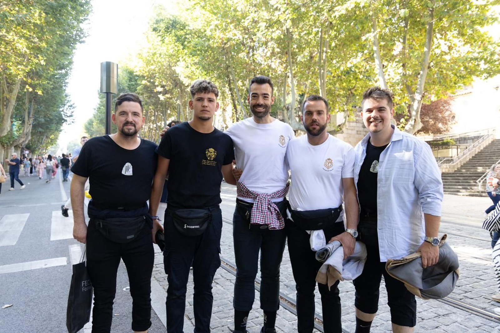 Un Jaén repleto de fieles acompañan los traslados de las veinte imágenes de la Magna (I)