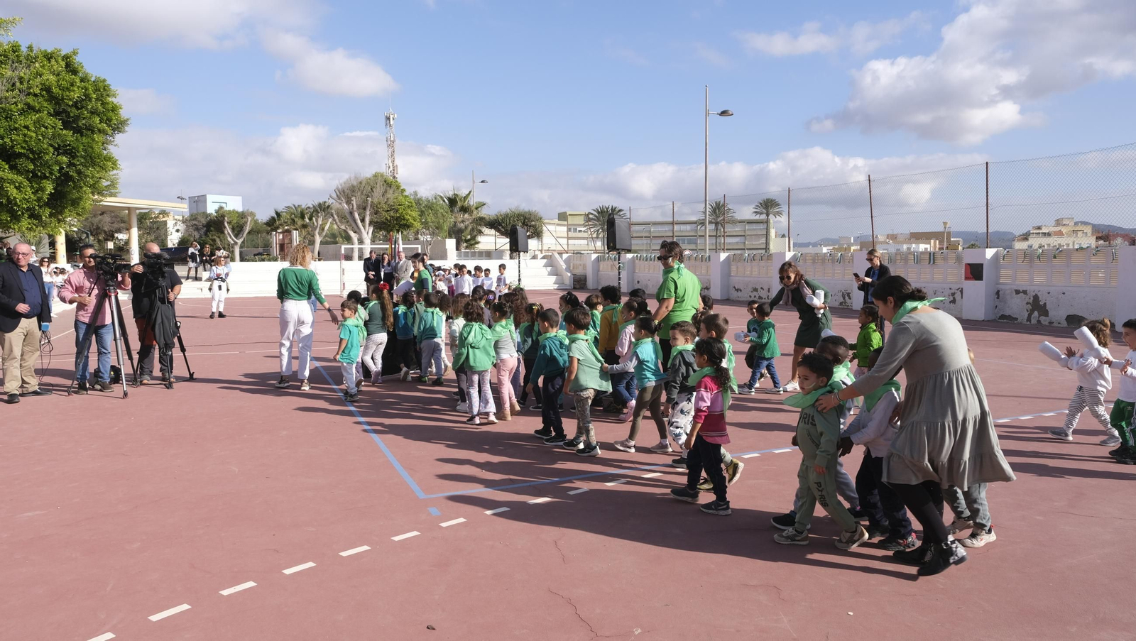 Día de la Bandera de Andalucía en el Colegio Virgen del Mar de Cabo de Gata, en imágenes