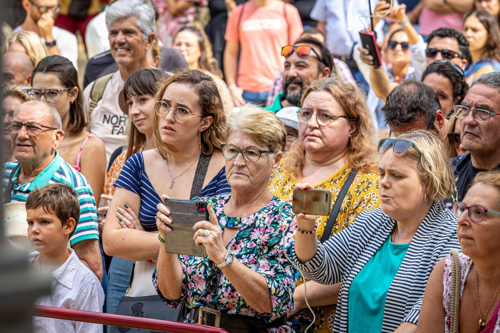 Búscate en SailGP Cádiz: La ciudad disfruta del ambiente del domingo con las actividades, las carreras y los bares