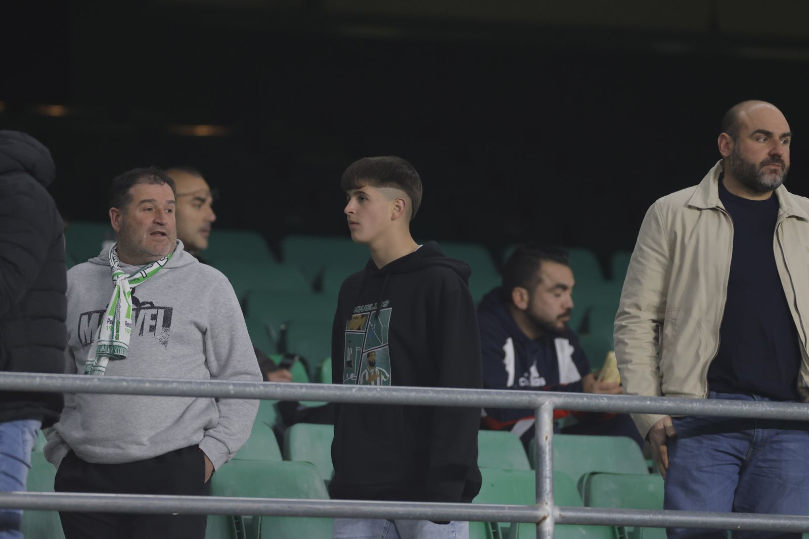 Búscate en las fotos del Betis-Barcelona