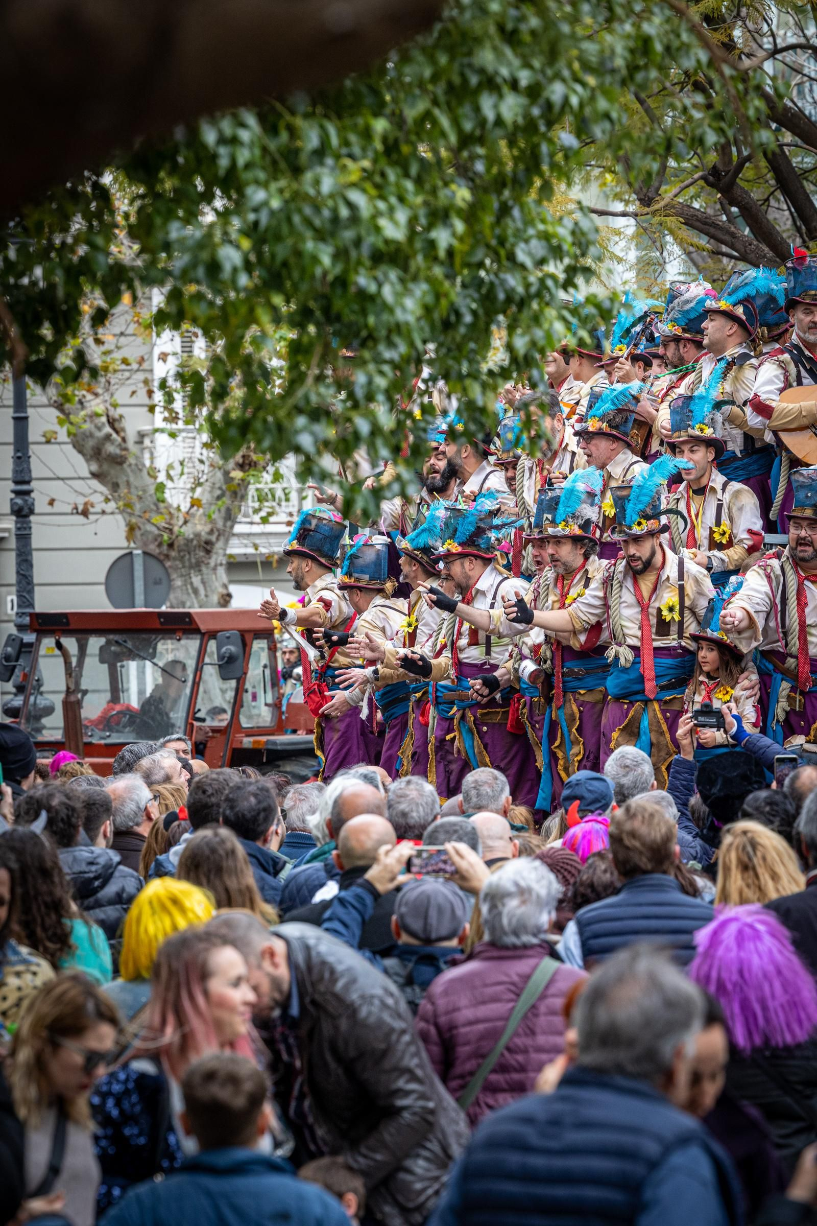 Imágenes del lunes de coros e ilegales del Carnaval de Cádiz 2023