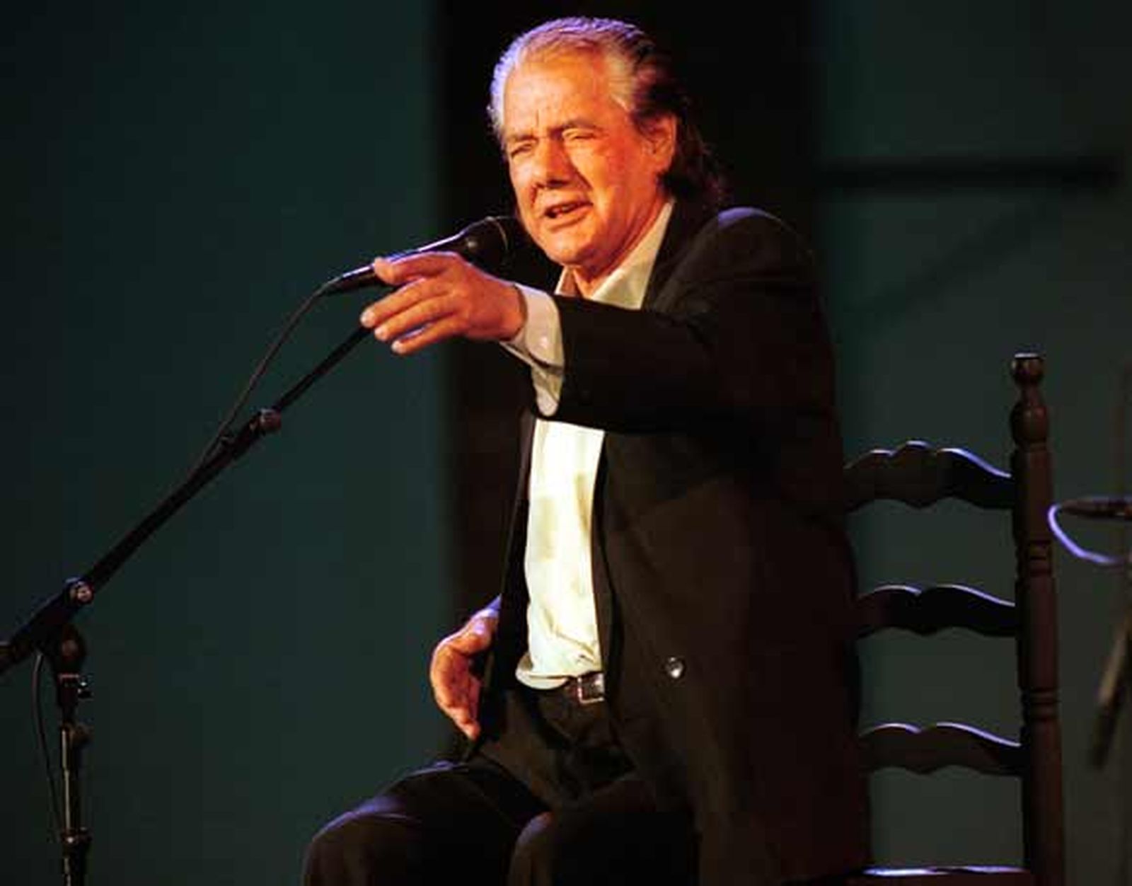 Sevilla dedicará una de sus plazas a Chano Lobato