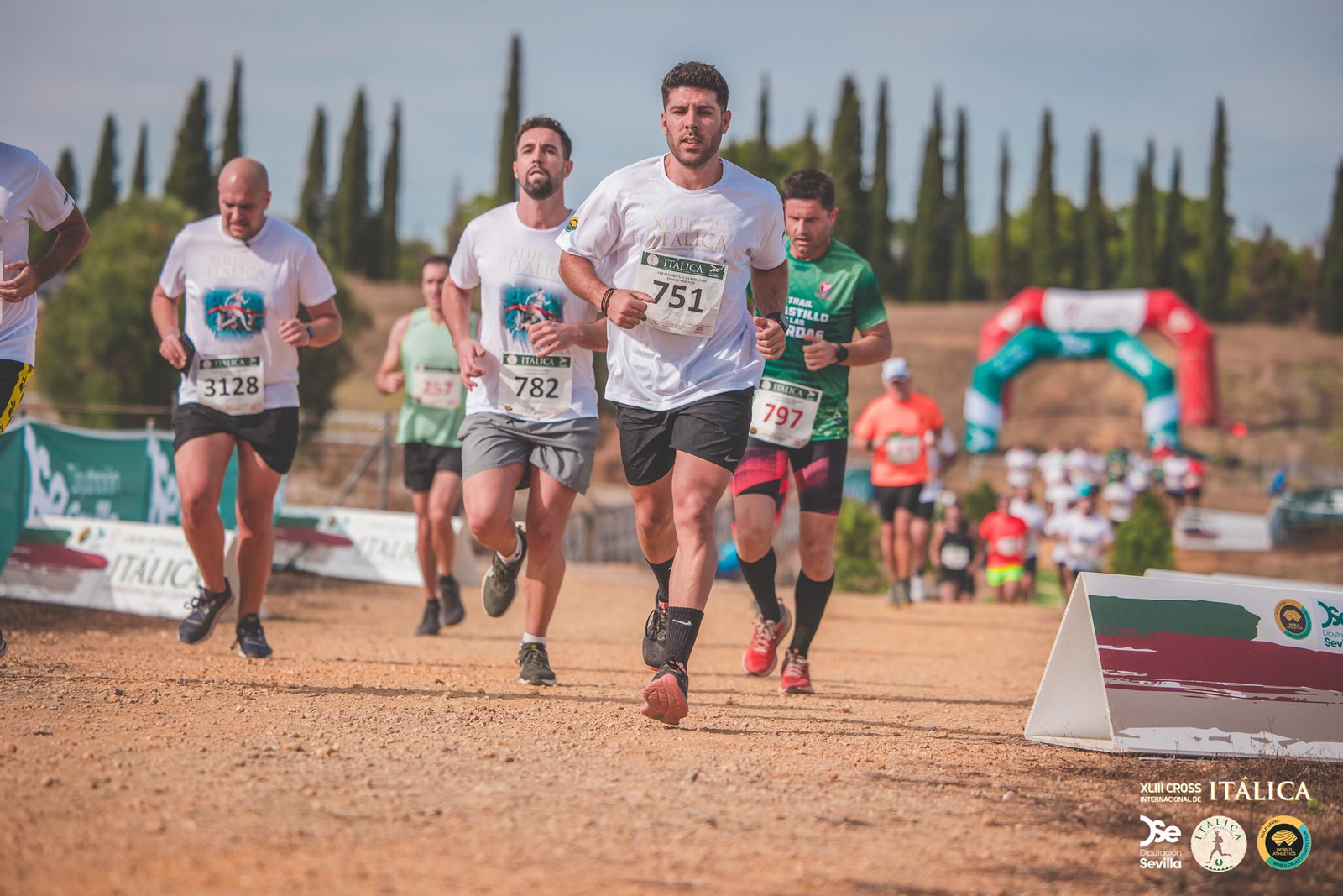 Búscate en las fotos del Cross de Itálica 2025 | 2