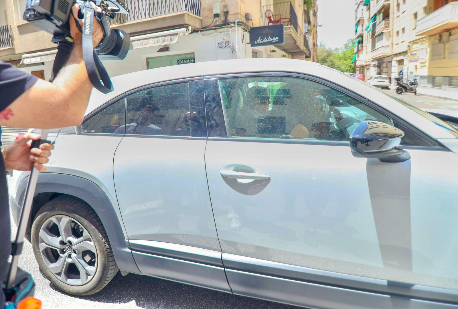 Juana Rivas y su hijo: cronología en imágenes de la entrega al padre interrumpida por la jueza