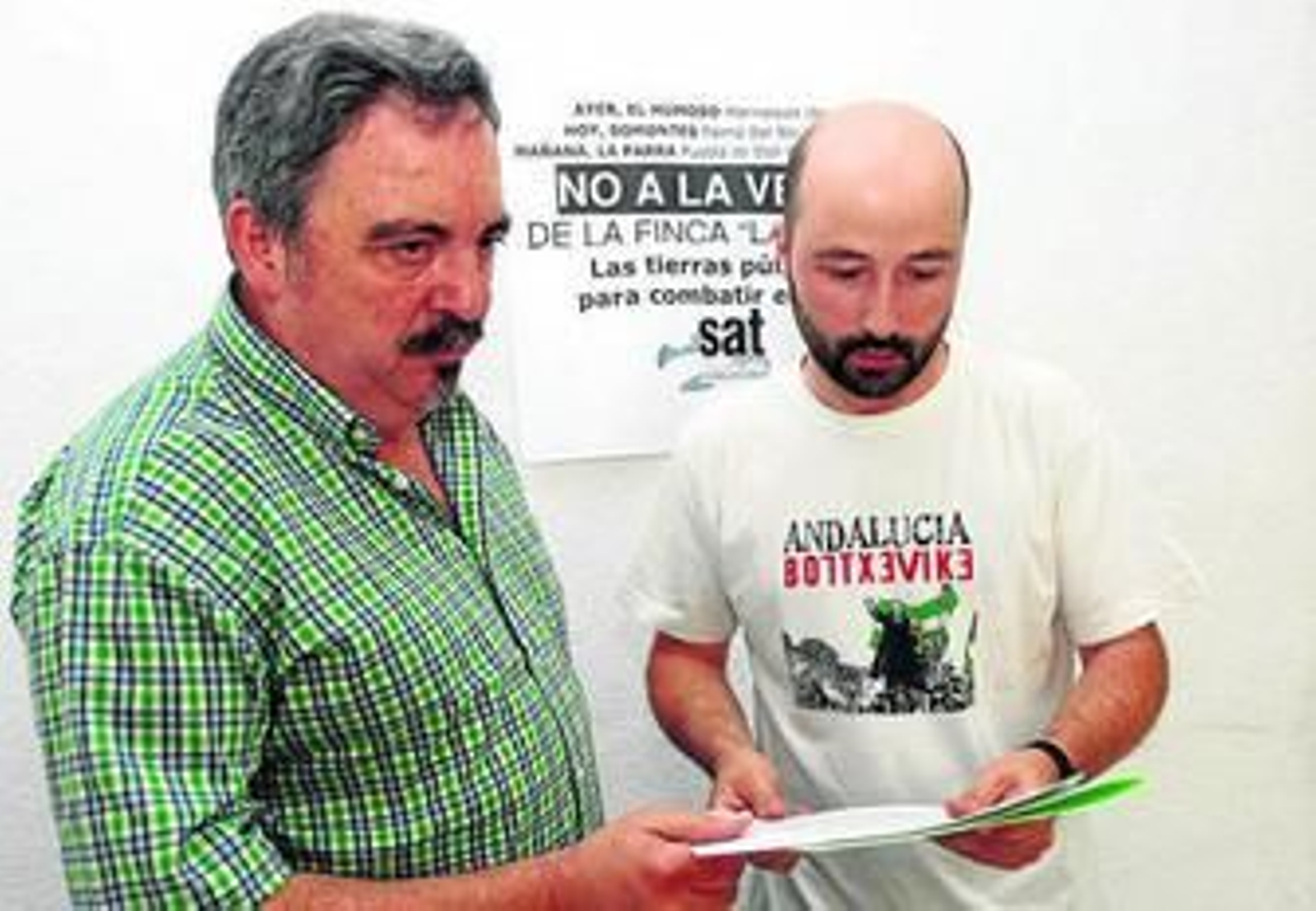 Francisco Cabrerizo (izquierda), ayer, durante su comparecencia ante los medios.