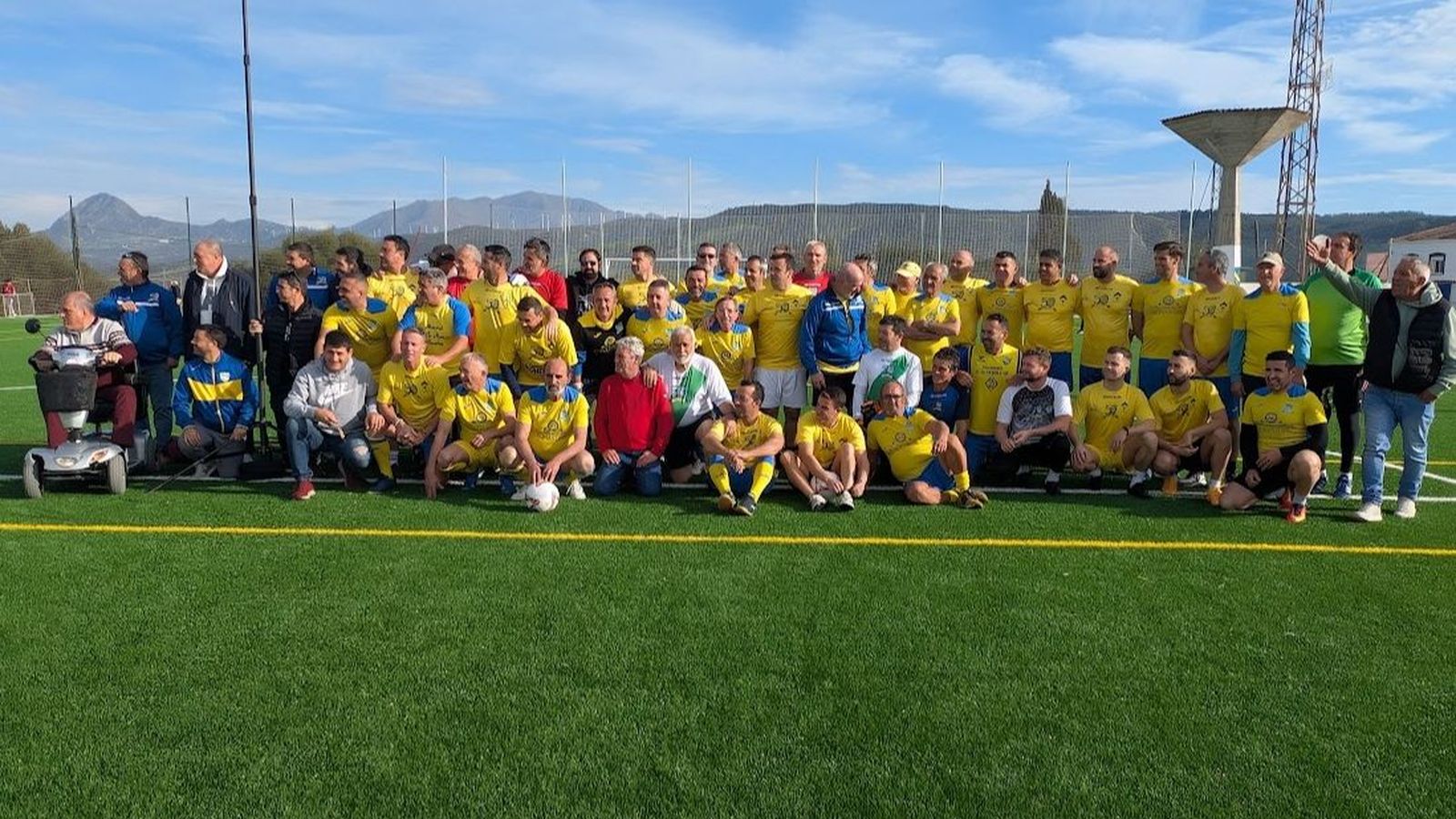 Los participantes en el encuentro conmemorativo del 50 aniversario de la UD Tesorillo
