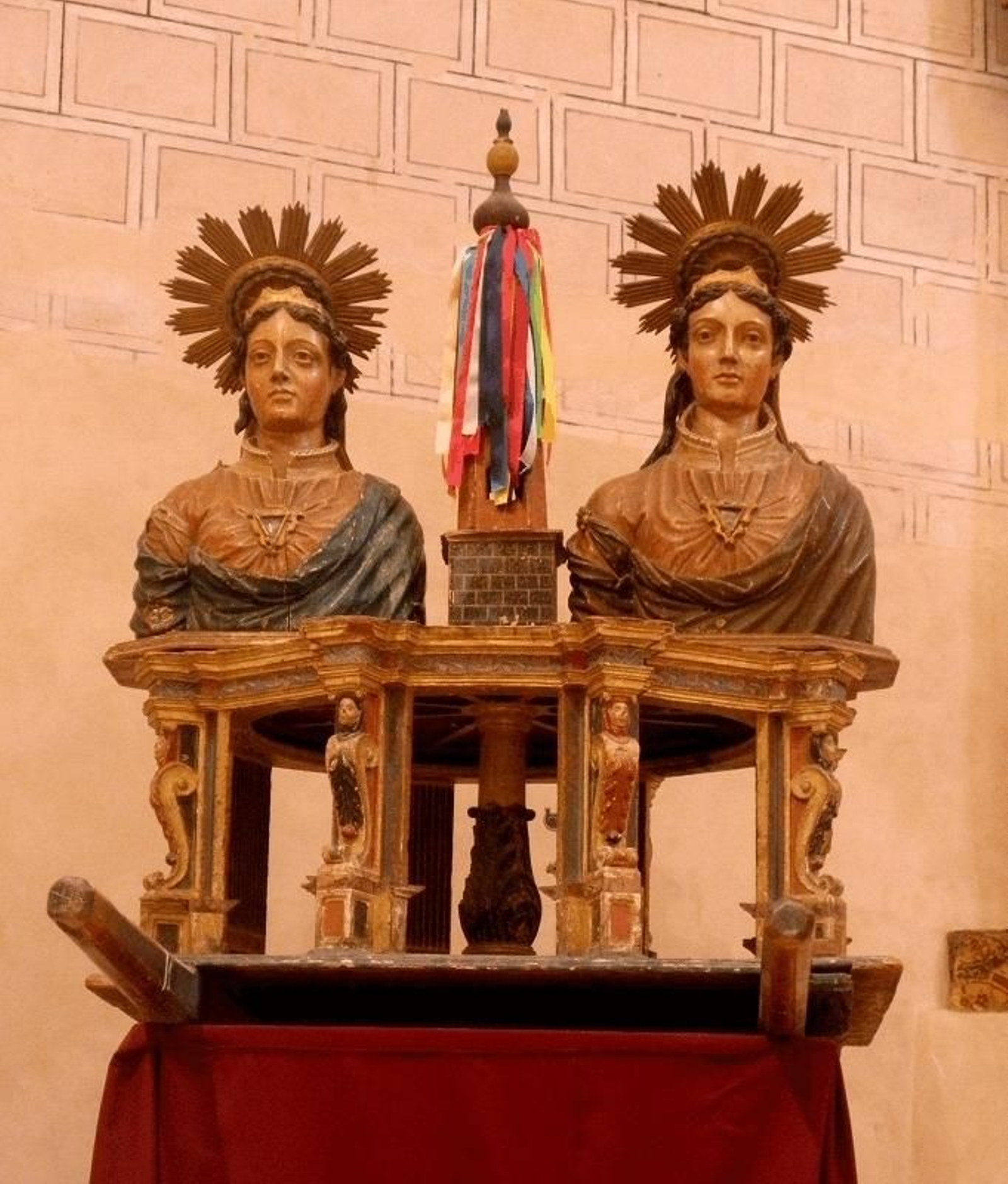 Los bustos relicarios de Santa Justa y Rufina que salen en procesión en Maluenda.