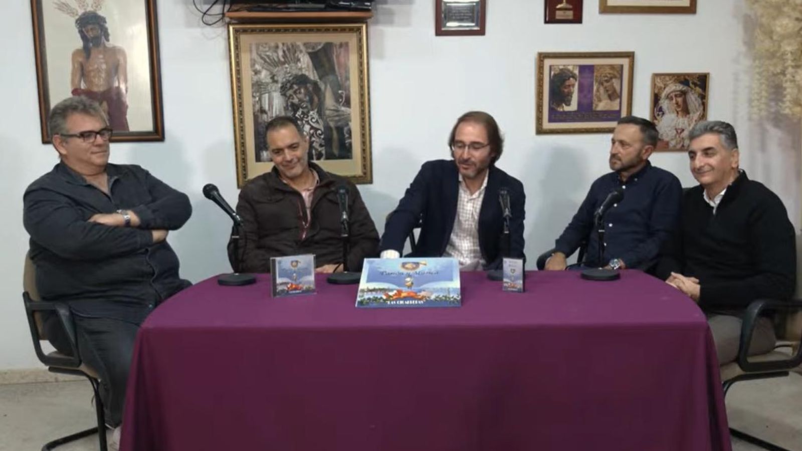 Raúl Castizo (centro) departe con Fernando Sánchez, Ángel Luis Barranco, José Antonio Herrera y Ángel de Pando