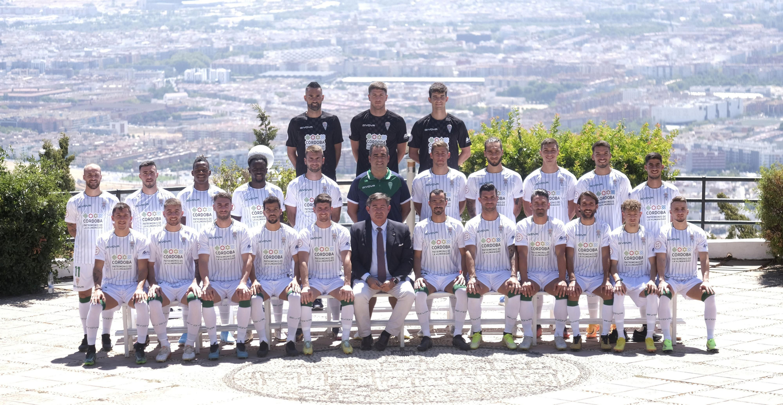 La foto oficial del Córdoba CF para el curso 2022-23.