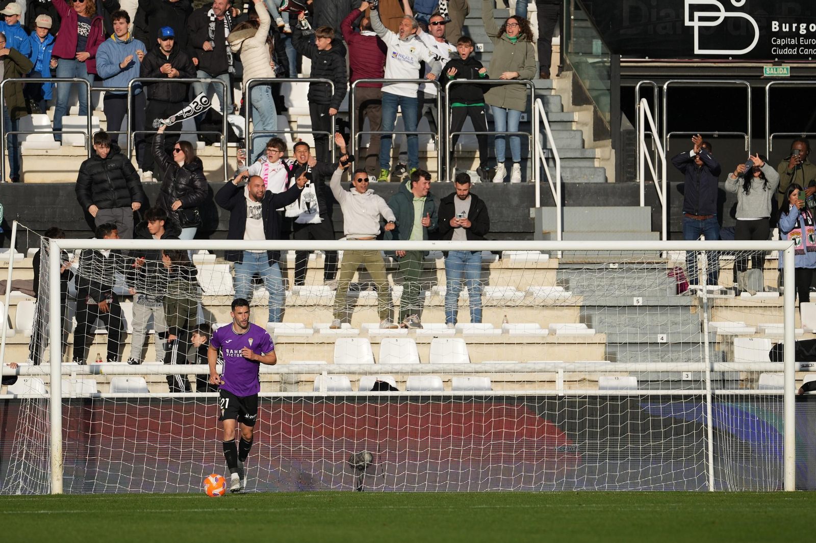 Las mejores fotos del Burgos CF - Córdoba CF en El Plantío