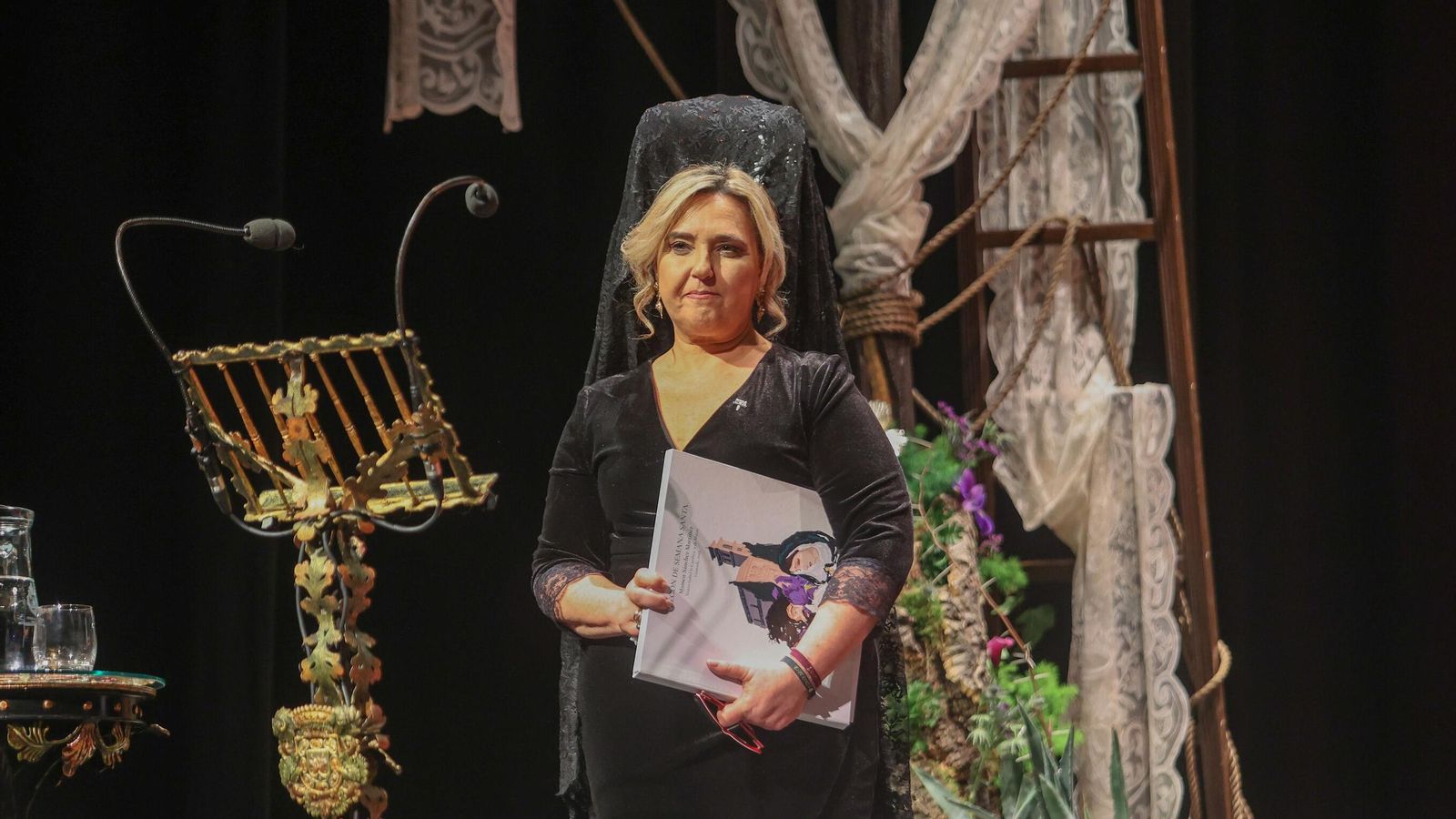 Fotogalería: El Pregón Oficial de la Semana Santa de Granada 2025